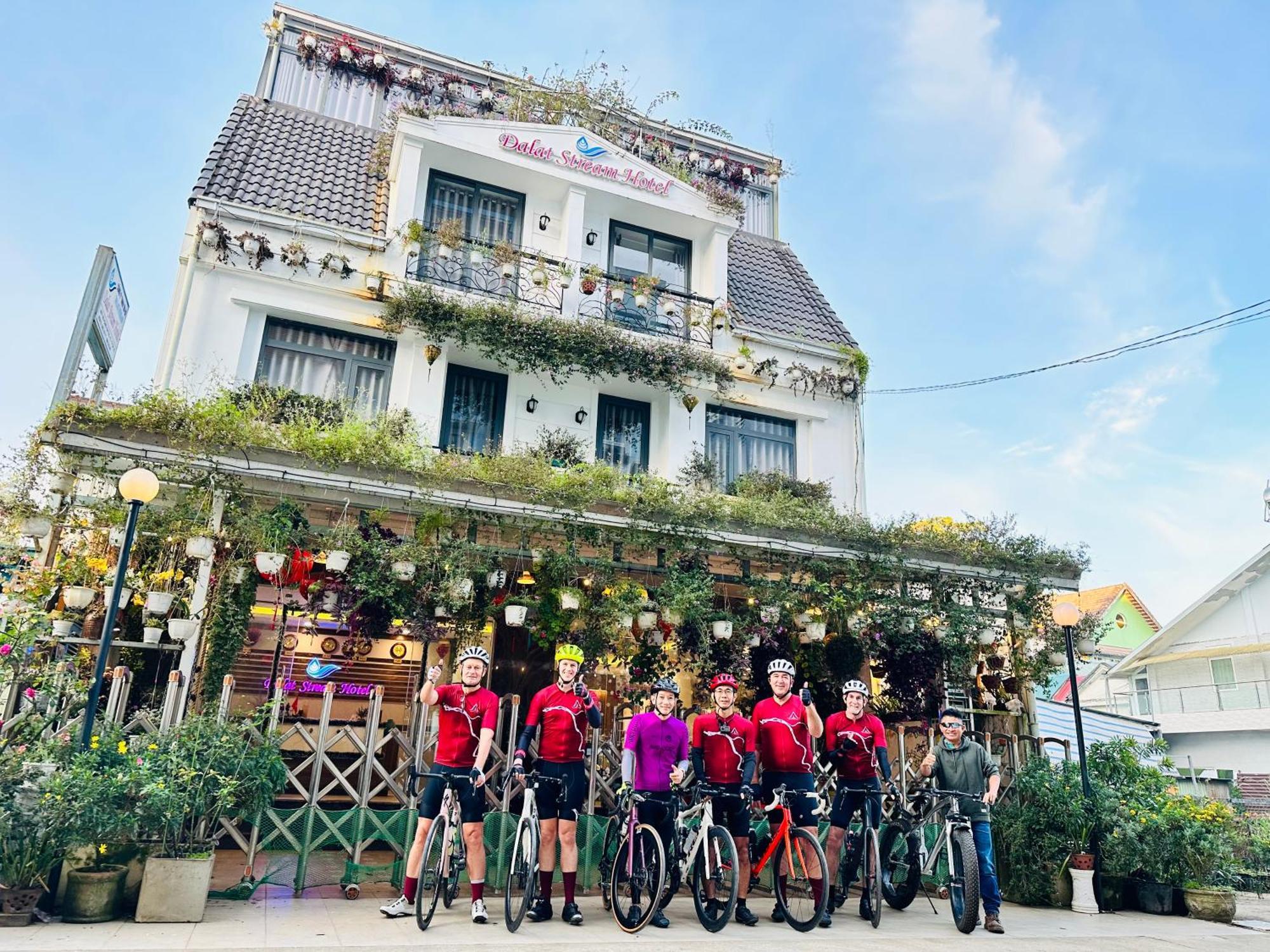 Dalat Stream Hotel-Khach San Dep ดาลัด ภายนอก รูปภาพ